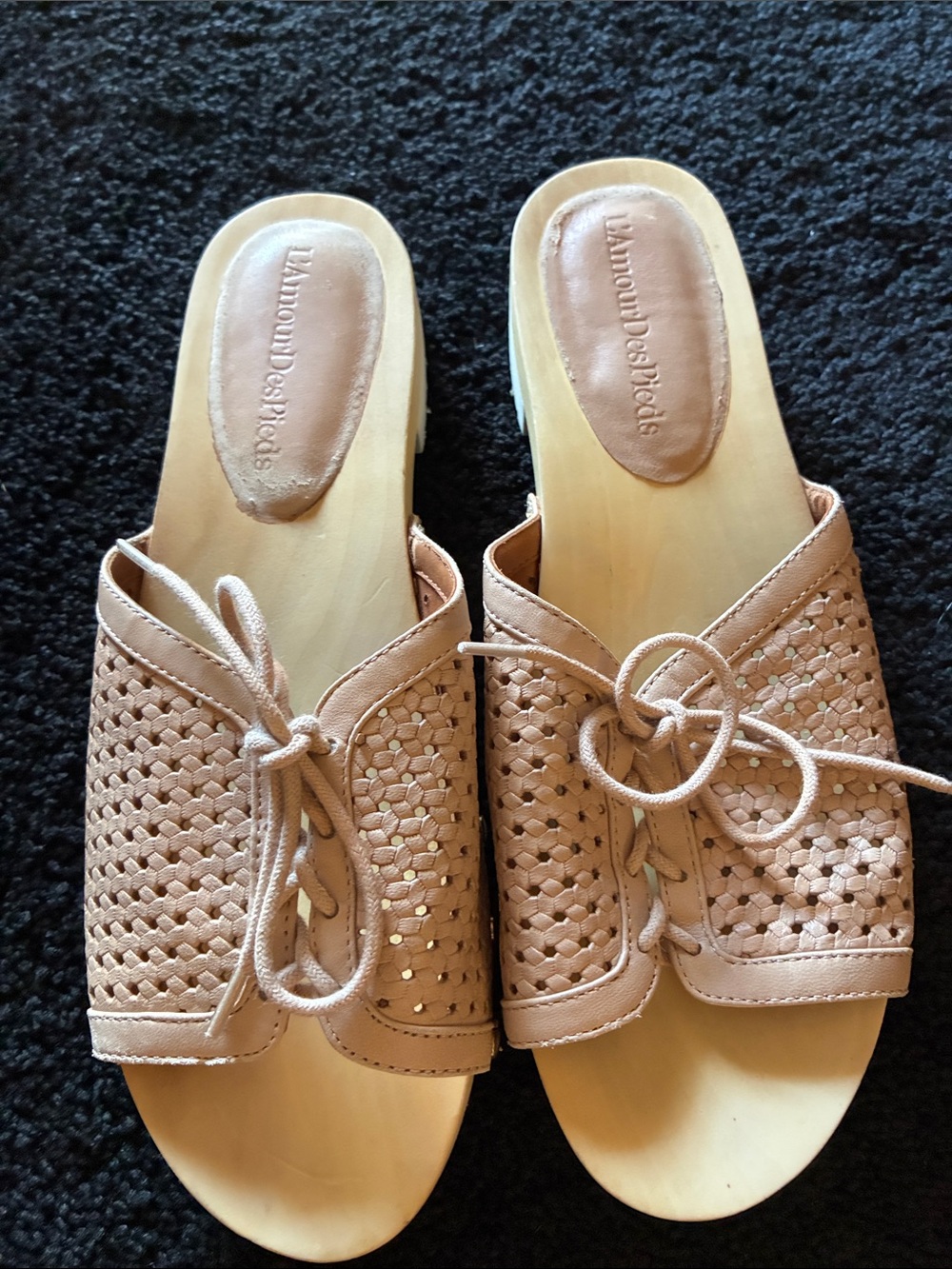 L’Amour Des Pieds Tan Woven Leather Slide Sandals Size 9.5